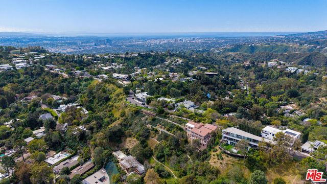 2480 Briarcrest Road, Beverly Hills, CA 90210