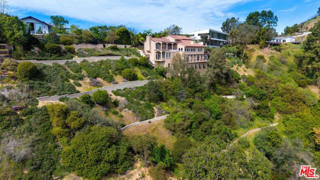 2480 Briarcrest Road, Beverly Hills, CA 90210