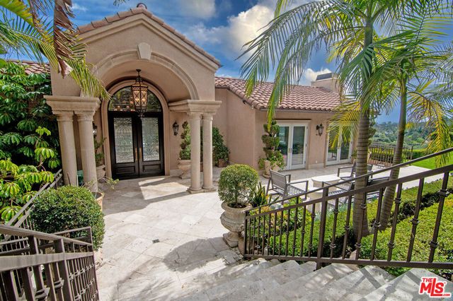 2480 Briarcrest Road, Beverly Hills, CA 90210