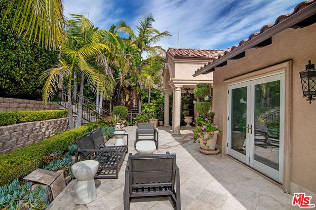 2480 Briarcrest Road, Beverly Hills, CA 90210