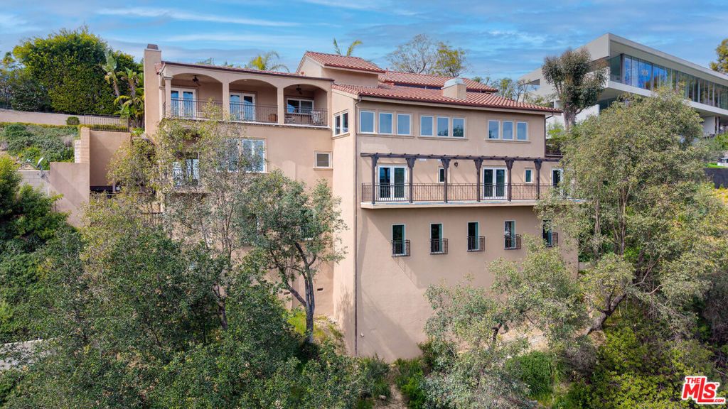 2480 Briarcrest Road, Beverly Hills, CA 90210