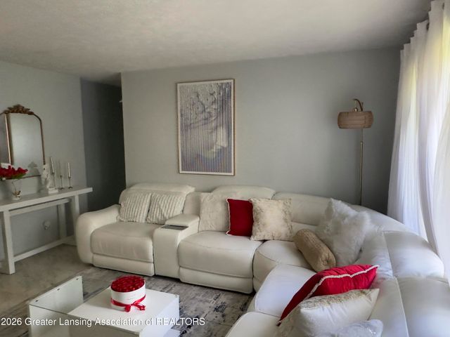 3434 Glenbrook Drive, Lansing, MI 48911