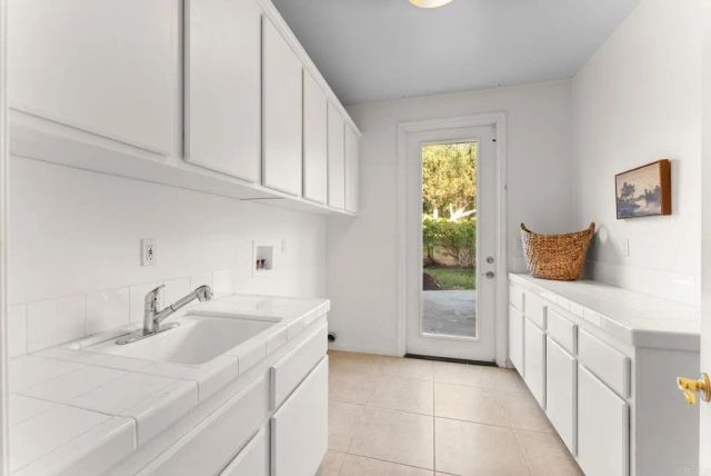 6584 Coneflower Drive, Carlsbad, CA 92011