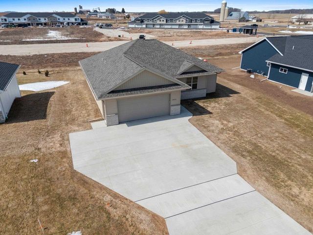 1621 FRONTIER ROAD, Luxemburg, WI 54217