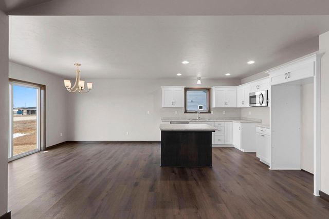 1621 FRONTIER ROAD, Luxemburg, WI 54217