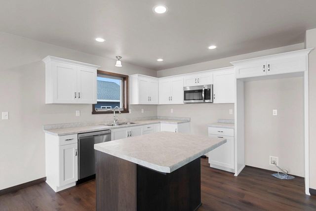 1621 FRONTIER ROAD, Luxemburg, WI 54217