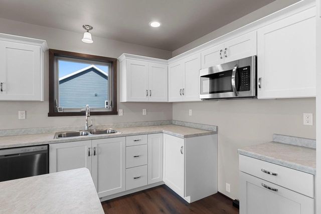 1621 FRONTIER ROAD, Luxemburg, WI 54217