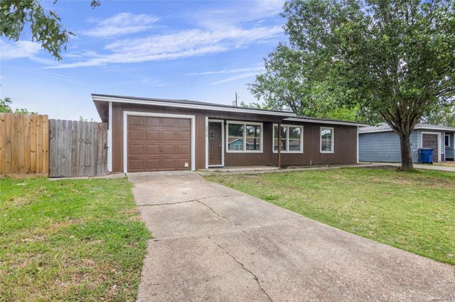 3018 Vance Avenue, Texas City, TX 77590