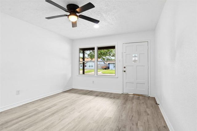 3018 Vance Avenue, Texas City, TX 77590