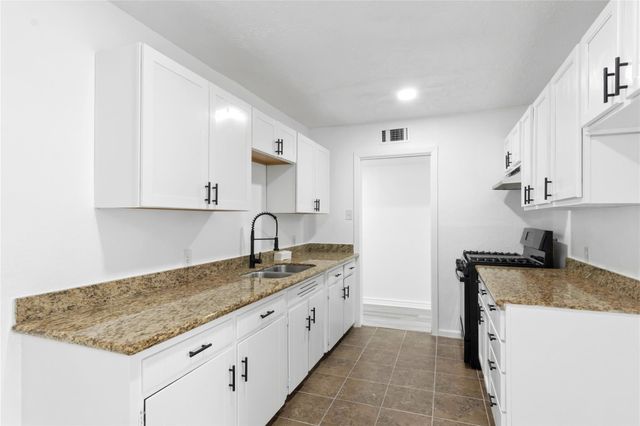 3018 Vance Avenue, Texas City, TX 77590