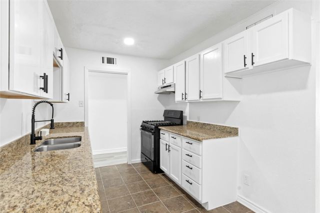 3018 Vance Avenue, Texas City, TX 77590