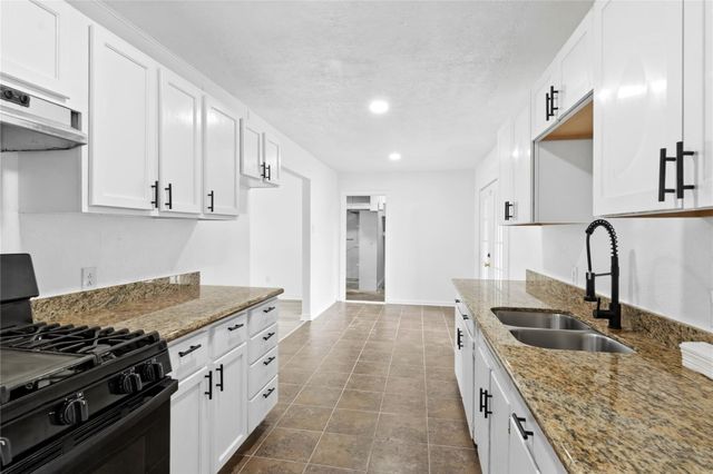 3018 Vance Avenue, Texas City, TX 77590