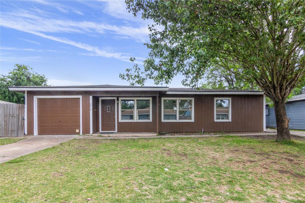 3018 Vance Avenue, Texas City, TX 77590