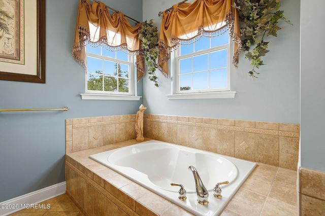 11 Lavallette Lane, Waretown, NJ 08758