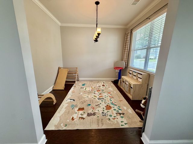 1045 Keeneland DR, Spring Hill, TN 37174