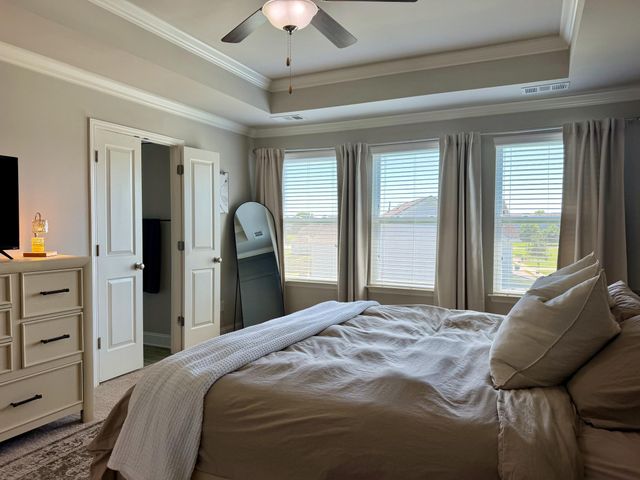1045 Keeneland DR, Spring Hill, TN 37174