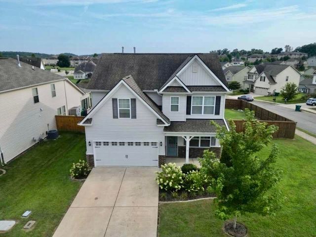 1045 Keeneland DR, Spring Hill, TN 37174