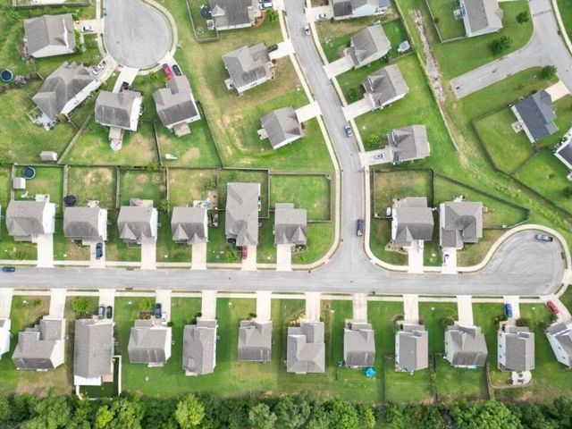 1045 Keeneland DR, Spring Hill, TN 37174