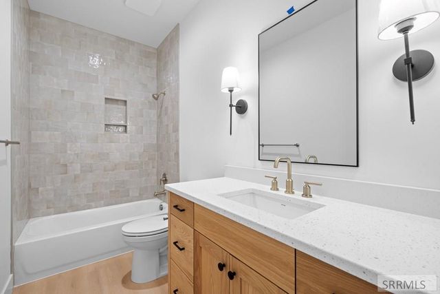 5804 Dune Village Way, Idaho Falls, ID 83404