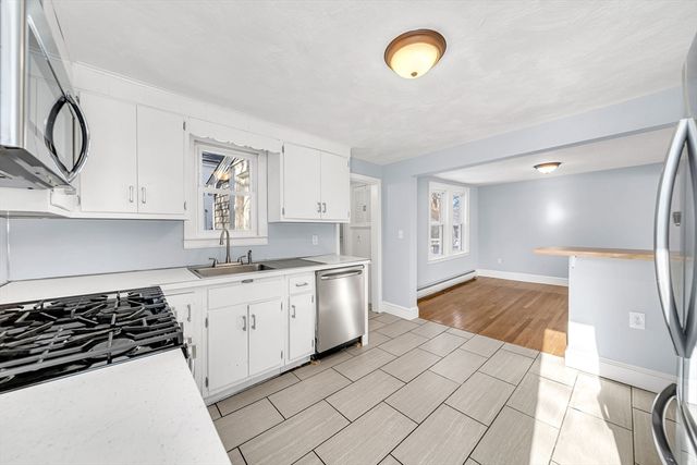 8 Sumner St, Dedham, MA 02026