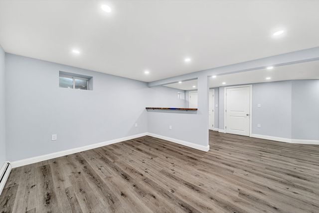 8 Sumner St, Dedham, MA 02026