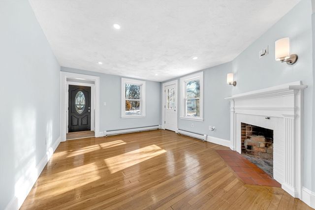 8 Sumner St, Dedham, MA 02026