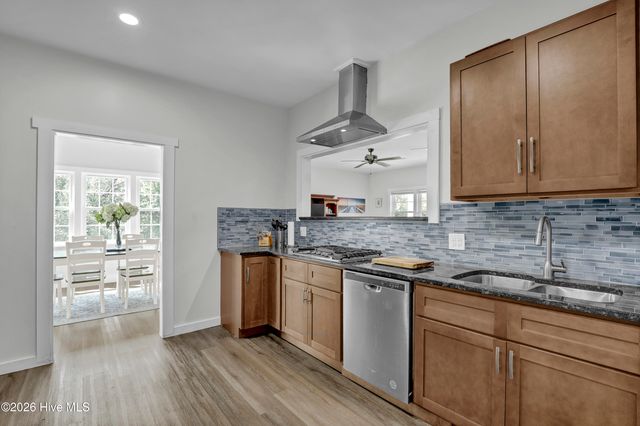 106 N Oak Drive, Holly Ridge, NC 28445