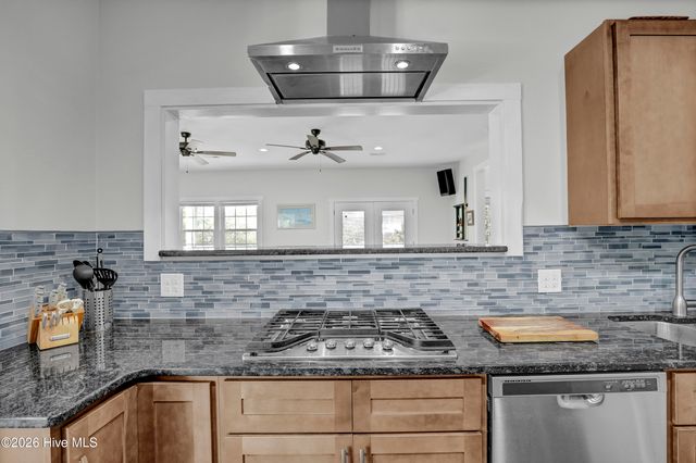 106 N Oak Drive, Holly Ridge, NC 28445