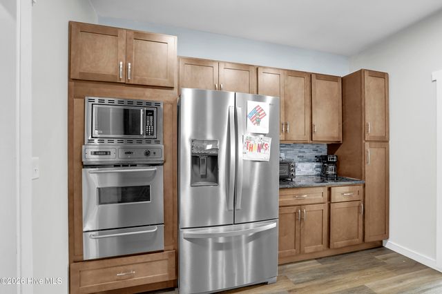 106 N Oak Drive, Holly Ridge, NC 28445