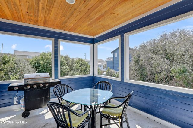 106 N Oak Drive, Holly Ridge, NC 28445