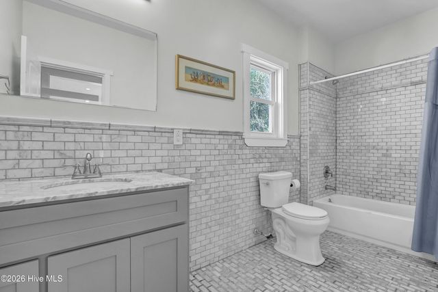 106 N Oak Drive, Holly Ridge, NC 28445