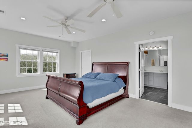 106 N Oak Drive, Holly Ridge, NC 28445