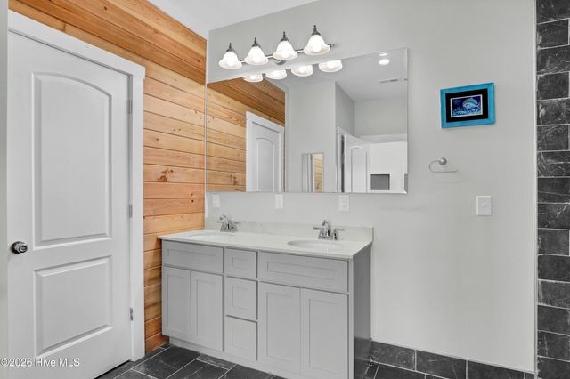 106 N Oak Drive, Holly Ridge, NC 28445