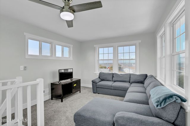 106 N Oak Drive, Holly Ridge, NC 28445