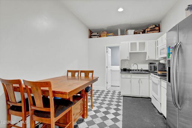 106 N Oak Drive, Holly Ridge, NC 28445