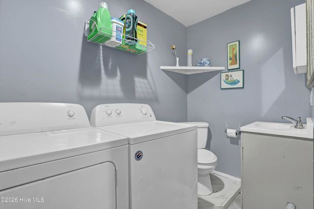 106 N Oak Drive, Holly Ridge, NC 28445