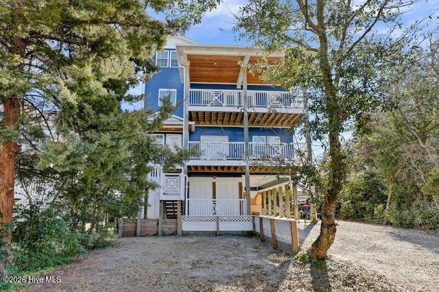 106 N Oak Drive, Holly Ridge, NC 28445