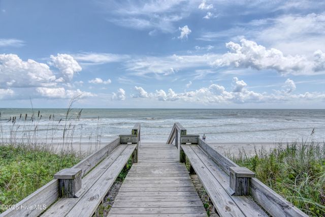 106 N Oak Drive, Holly Ridge, NC 28445