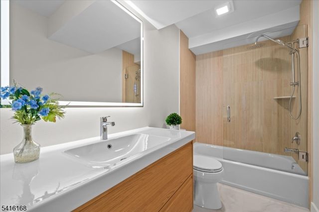 231 Vista Dr 231, Hanover Twp., NJ 07927