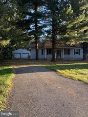 14 DRAPER DR, Dover, DE 19901