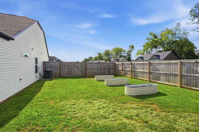2079 Claudia Ln, Springfield, TN 37172