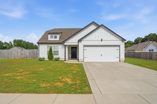 2079 Claudia Ln, Springfield, TN 37172