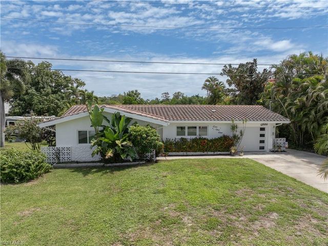 1300 Thompson ST, North Fort Myers, FL 33903