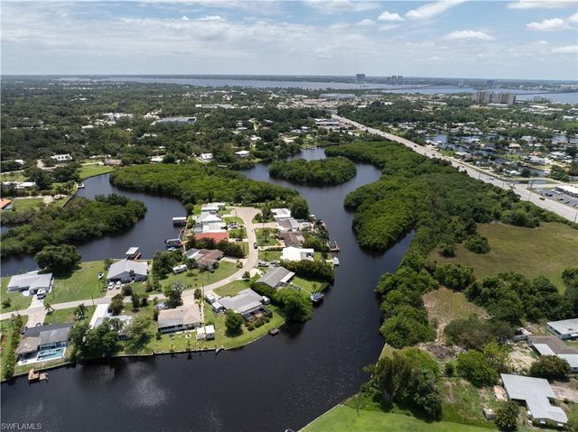 1300 Thompson ST, North Fort Myers, FL 33903