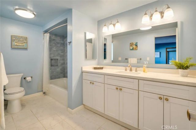 4173 W Sarah Street 8, Burbank, CA 91505