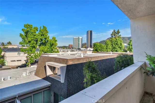 4173 W Sarah Street 8, Burbank, CA 91505