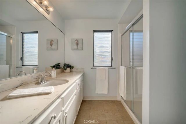 4173 W Sarah Street 8, Burbank, CA 91505