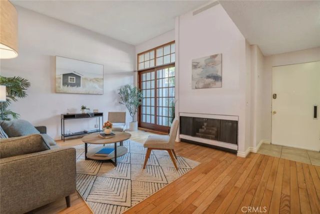 4173 W Sarah Street 8, Burbank, CA 91505