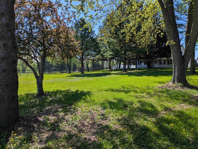 N79W33915 Petersen Road, Oconomowoc, WI 53066