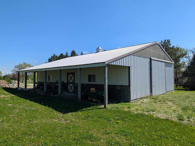 N79W33915 Petersen Road, Oconomowoc, WI 53066